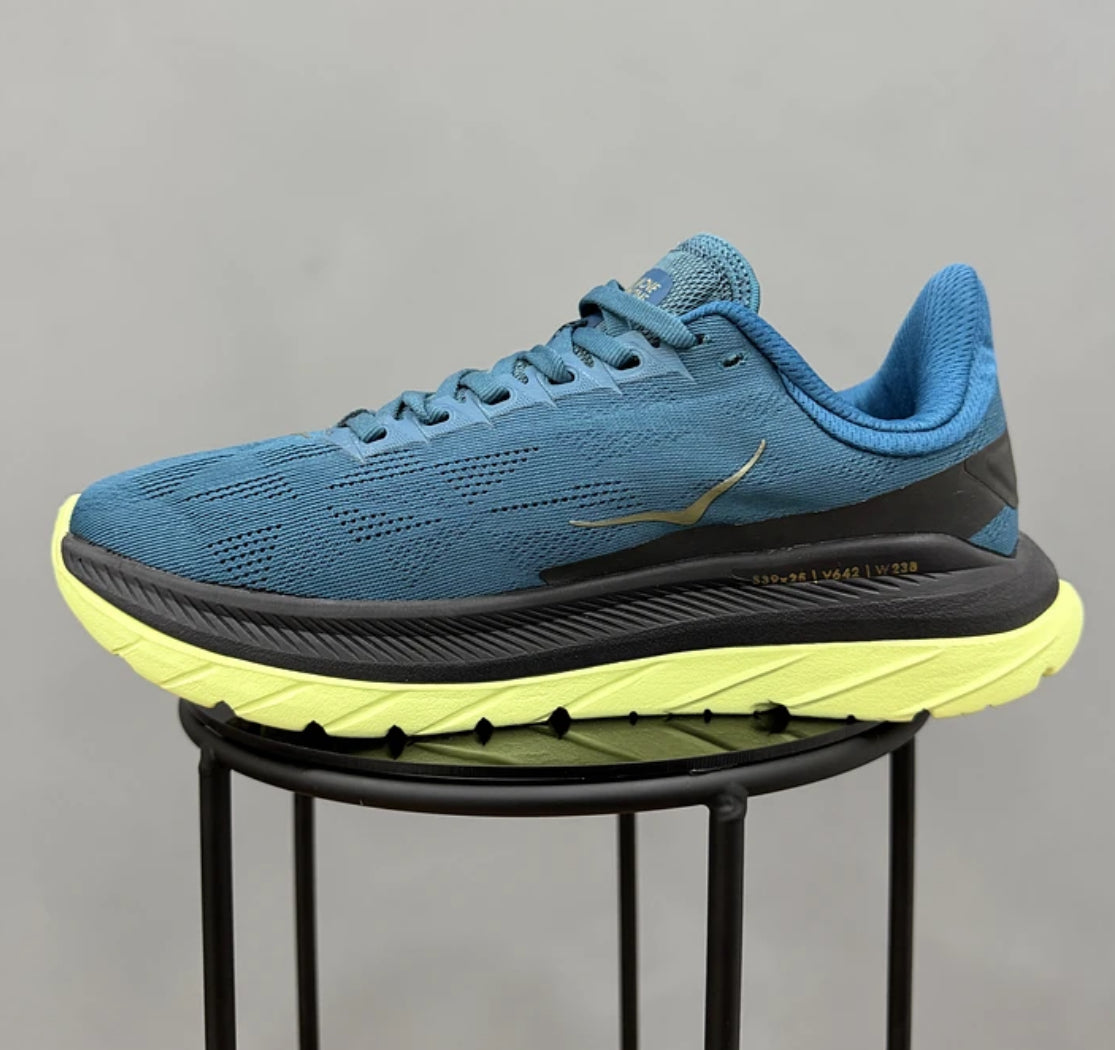 Hoka Mach 4 Petroleo