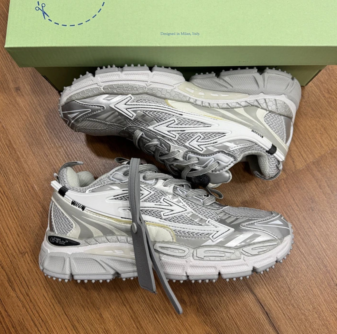 Off White Be Right Back Grey