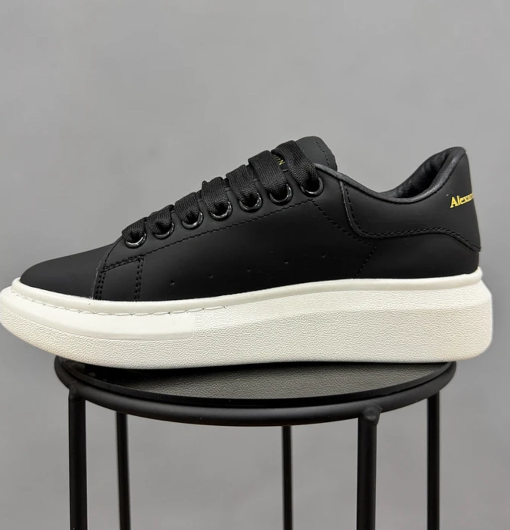 Sneakers Alexander McQueen Black White
