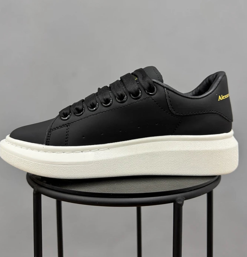 Sneakers Alexander McQueen Black White