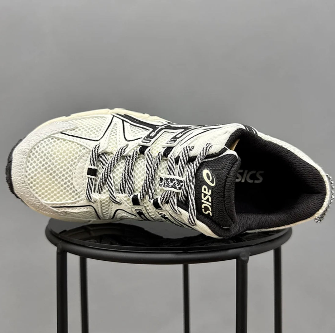 Asics Kahana 8 Beige