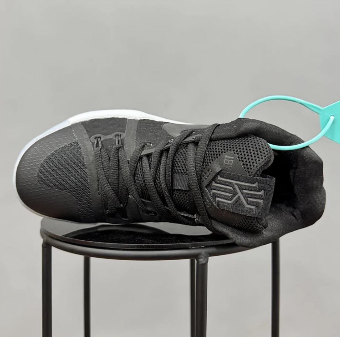 Nike Kyrie 3 Black Multi