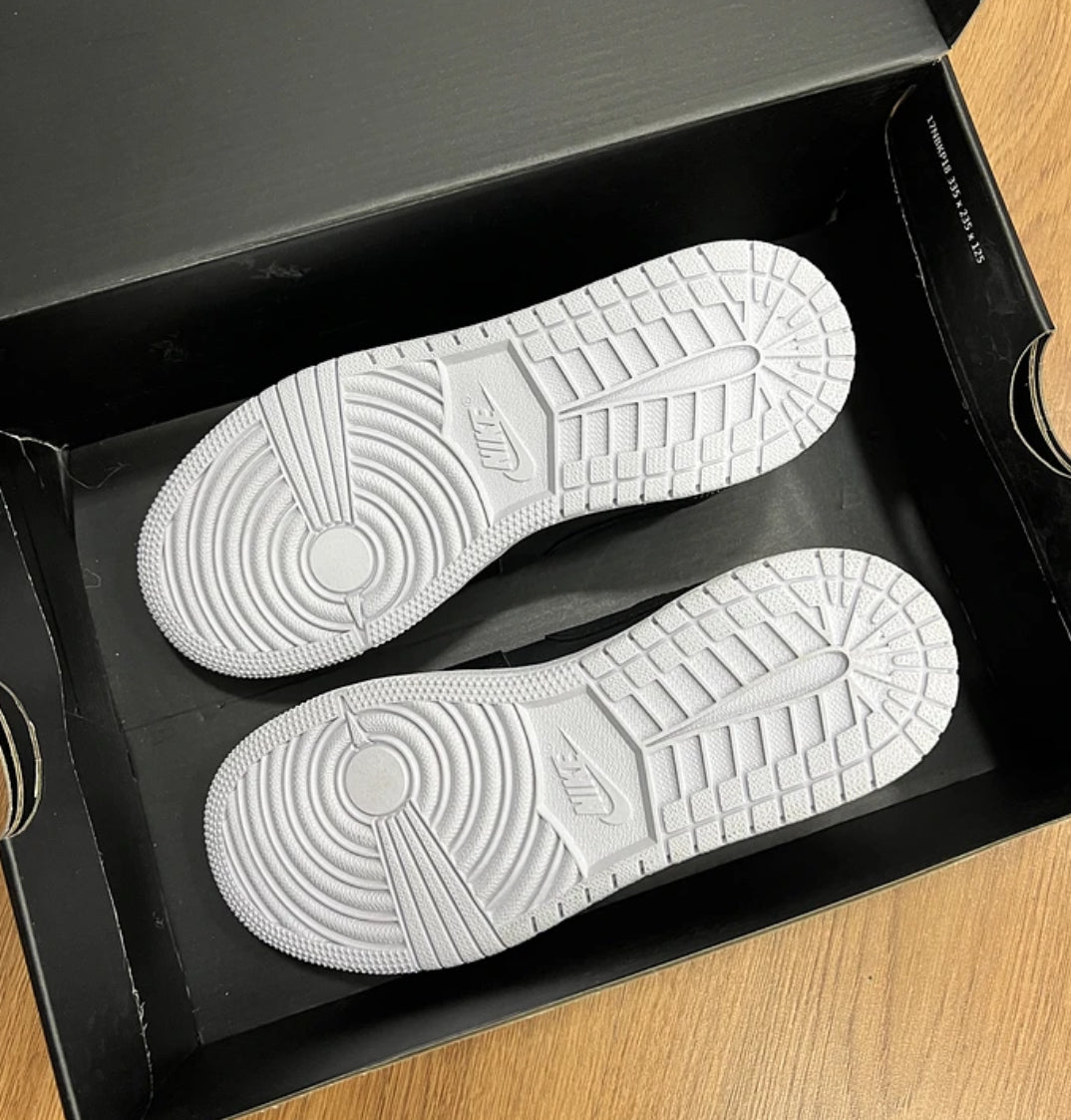Jordan Retro 1 Low PSG