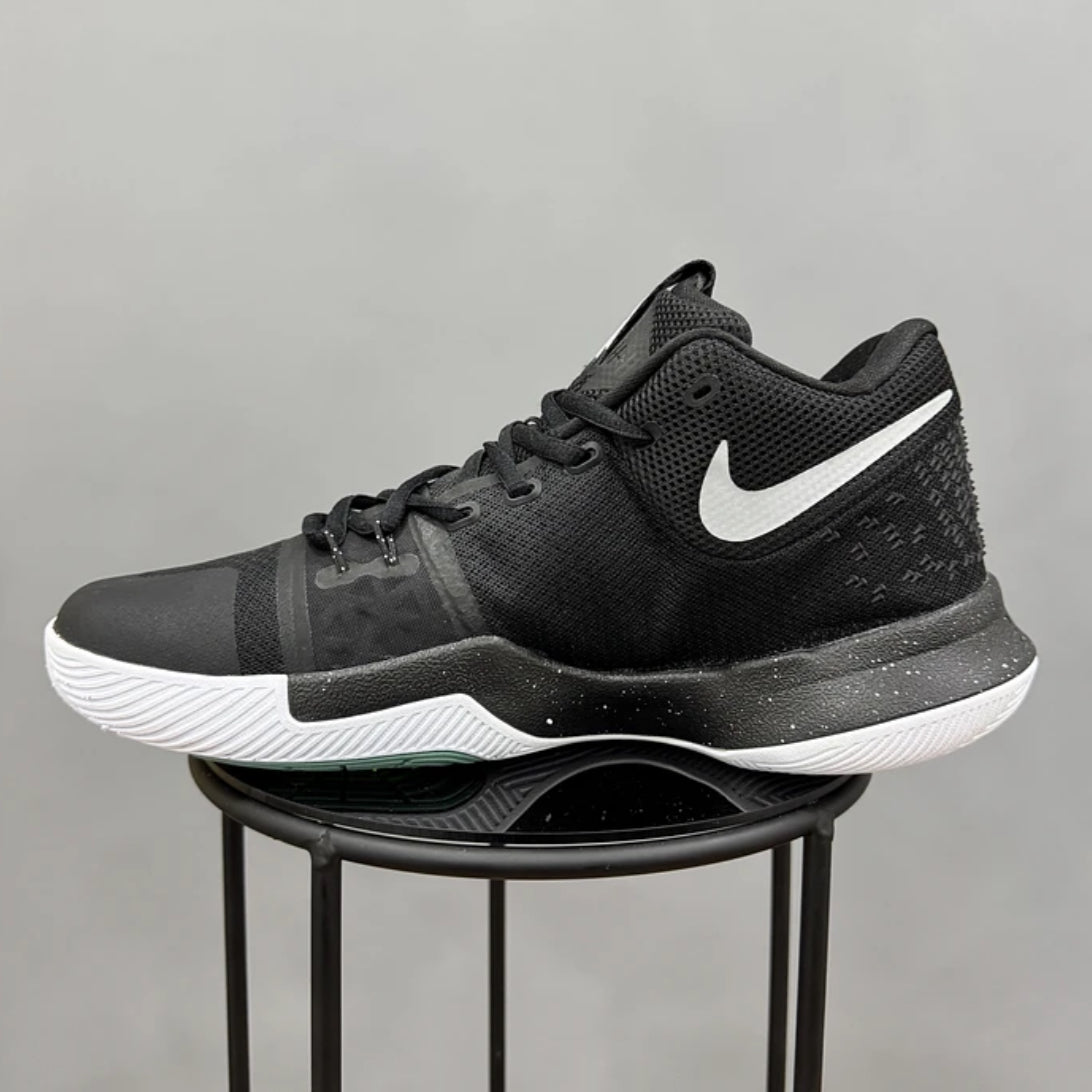Nike Kyrie 3 Black white