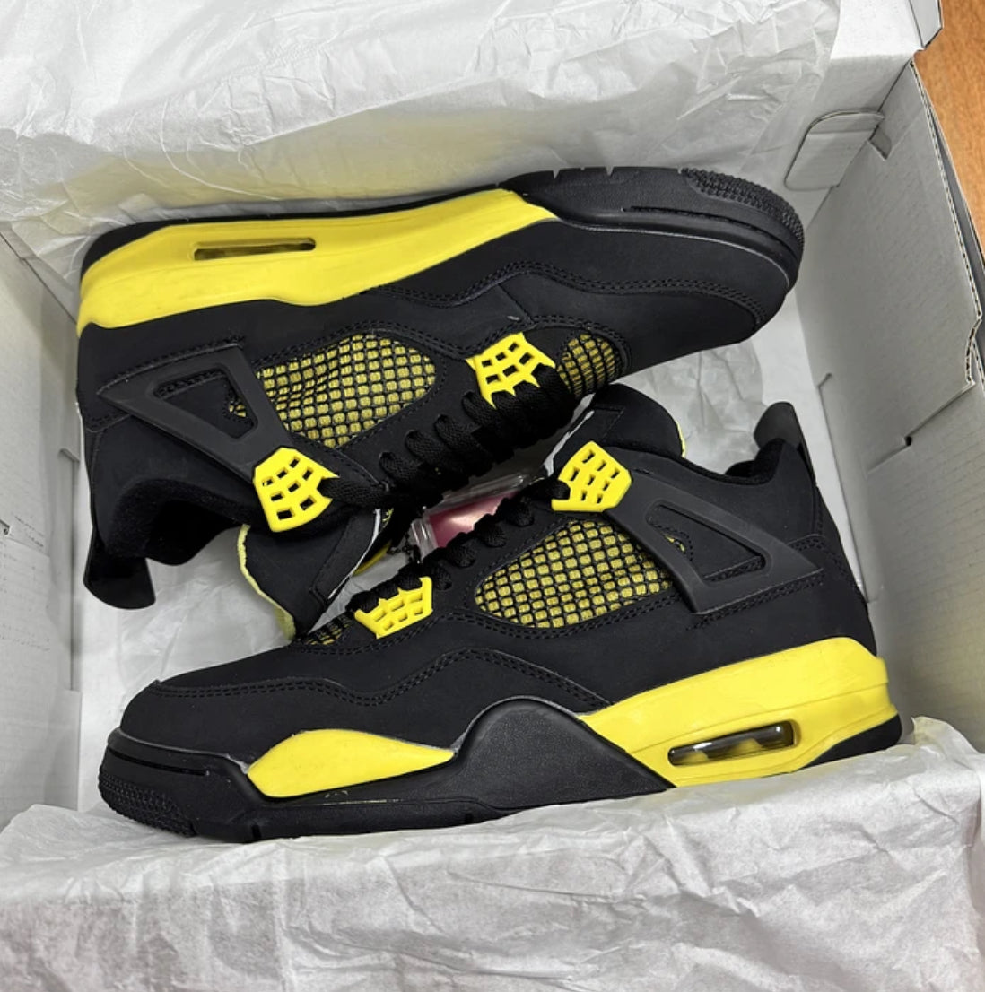 Jordan Retro 4 Black Yellow