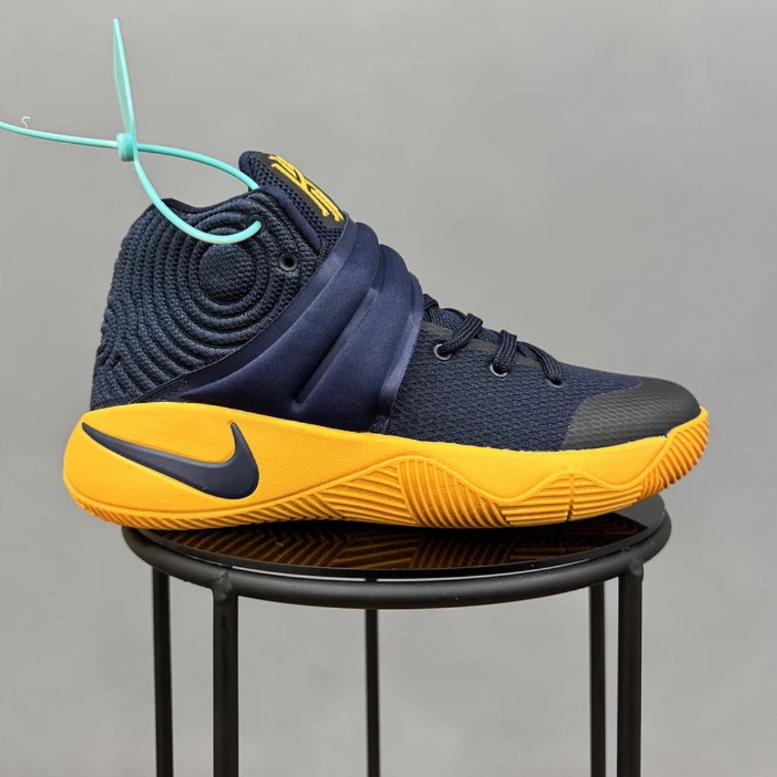 Nike Kyrie 2 Cavs