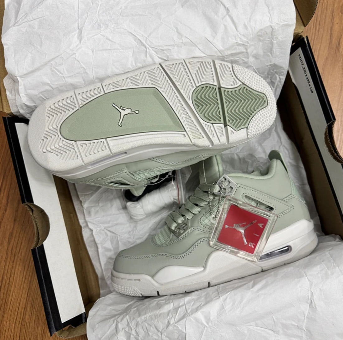 Jordan Retro 4 Seafoam
