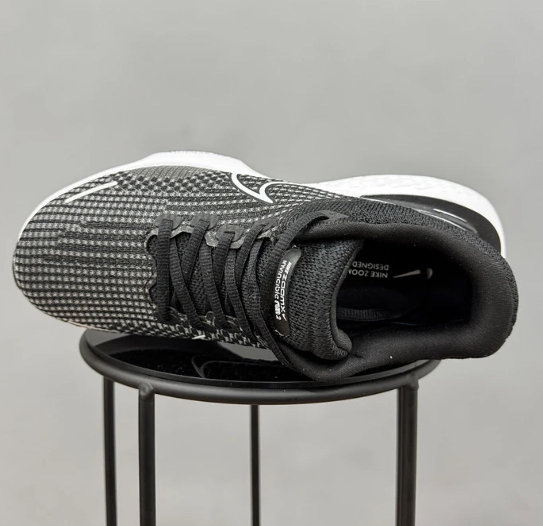 Nike Invincible 2 Negro