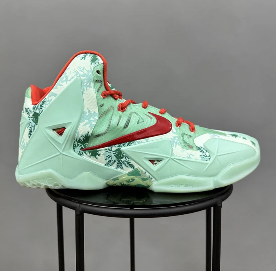 Nike Lebron 11 Christmas