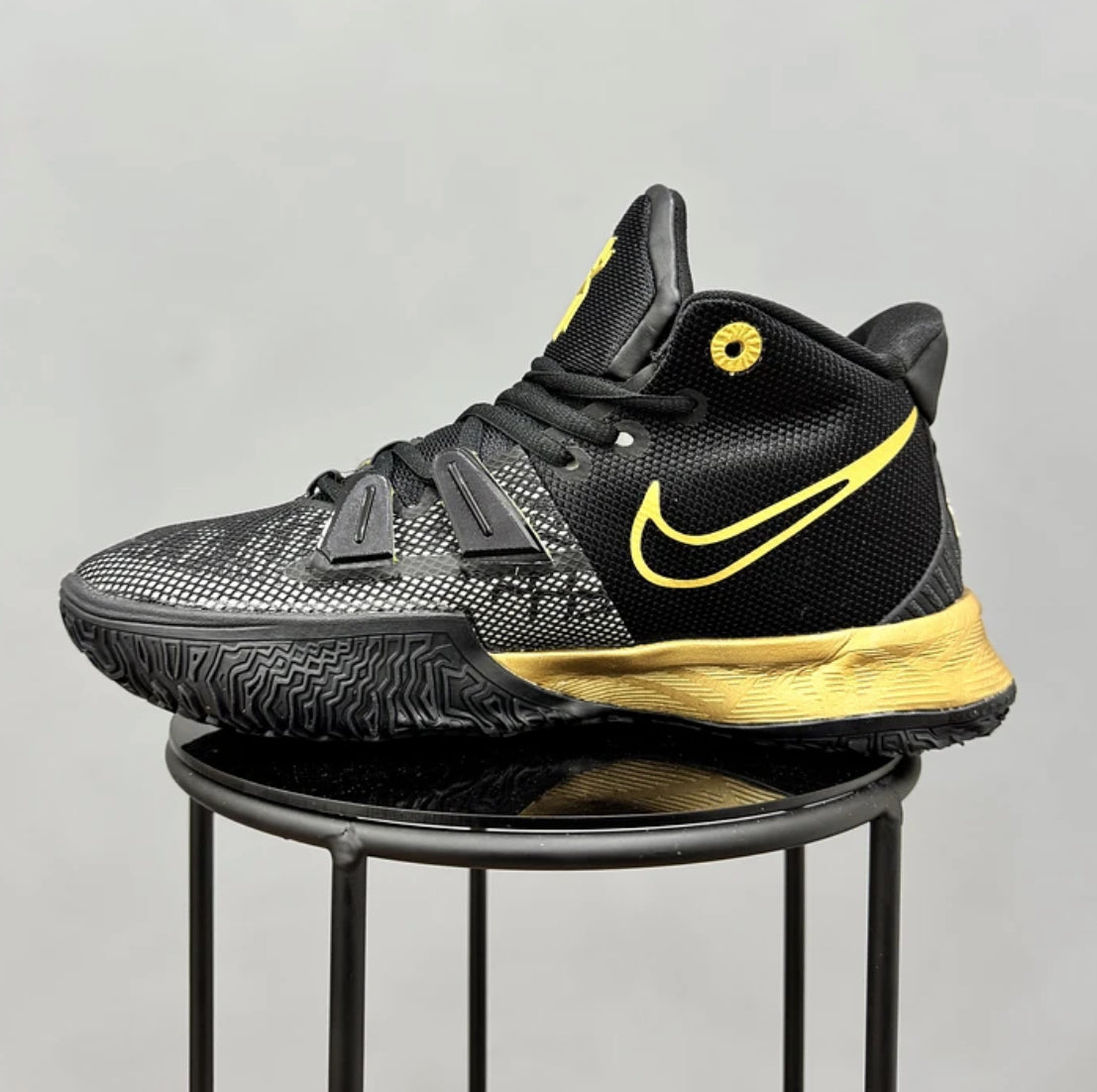 Nike Kyrie 7 Black Gold