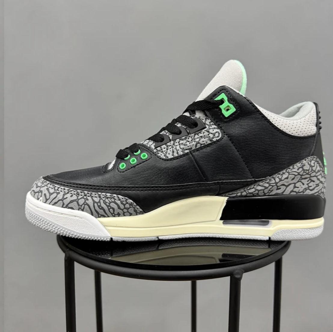 Jordan Retro 3 Green Glow