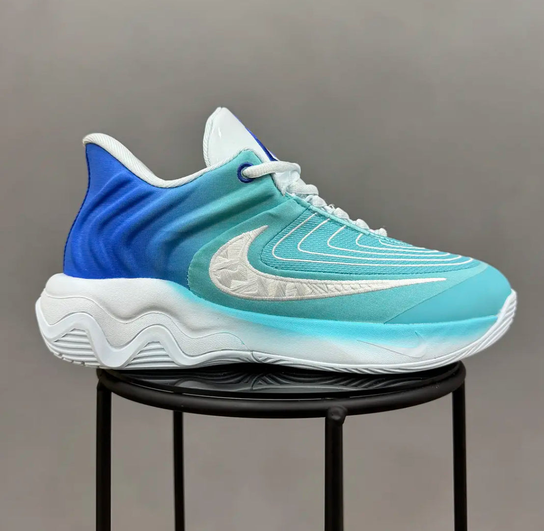 Nike Giannis 4 Christmas