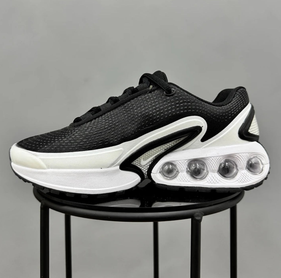 Nike Air Dn White Black