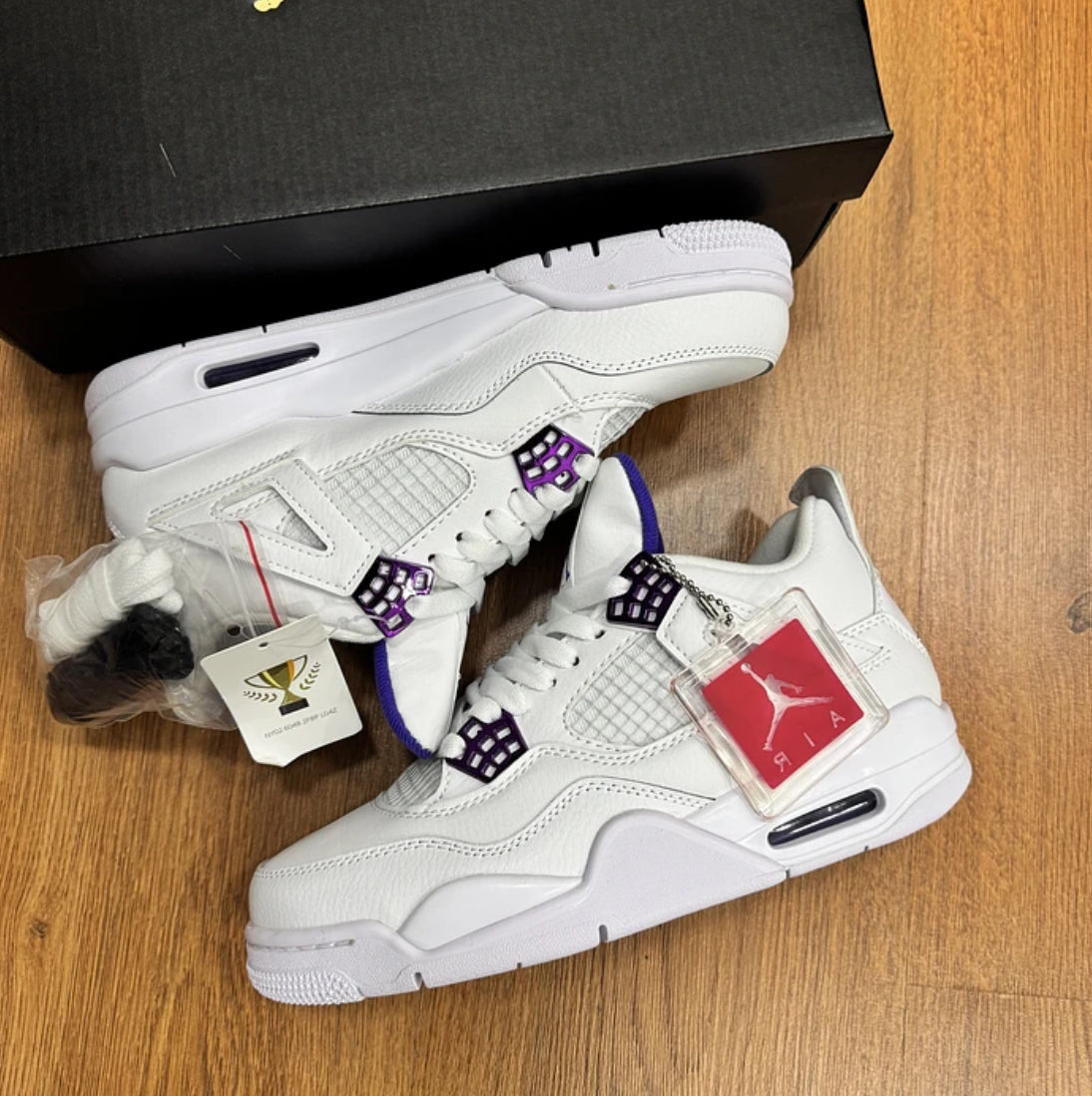 Jordan Retro 4 Metallic Purpple