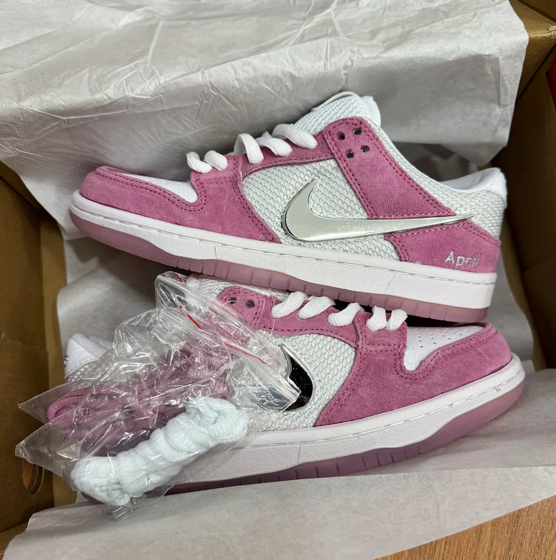 Nike Sb Dunk April Pink
