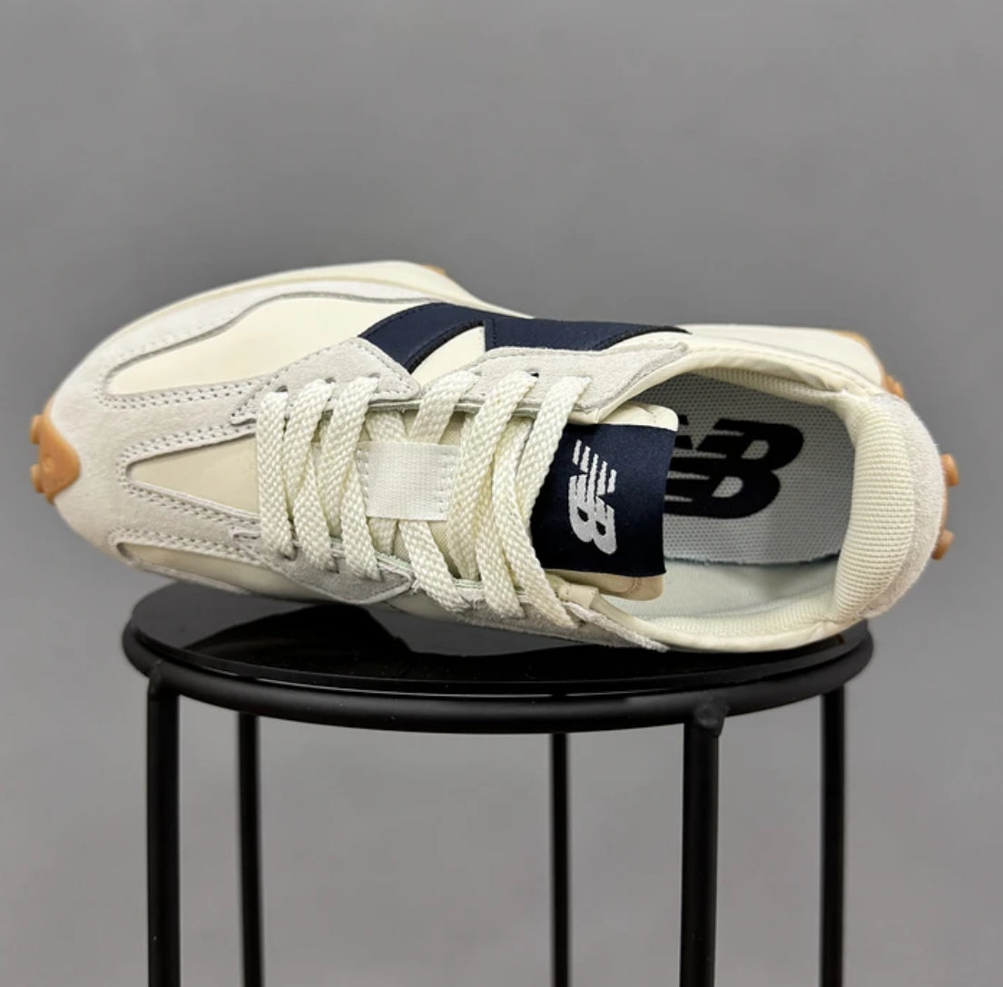New Balance 327 Beige
