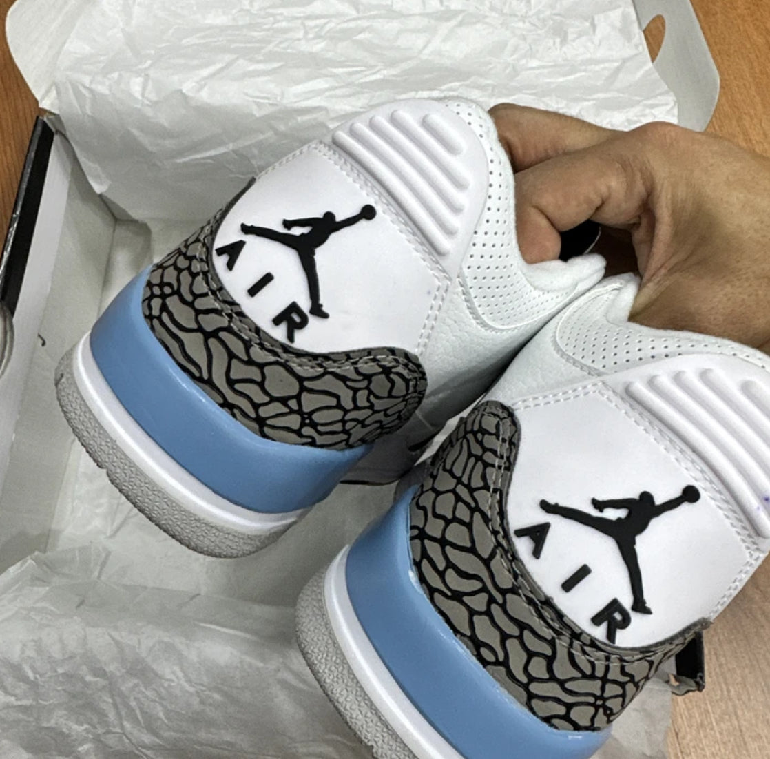 Jordan Retro 3 UNC