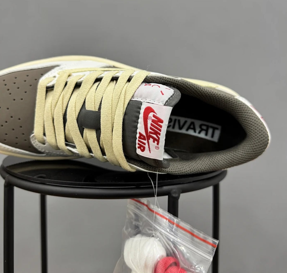 Jordan Retro 1 Low Travis Scott Sail