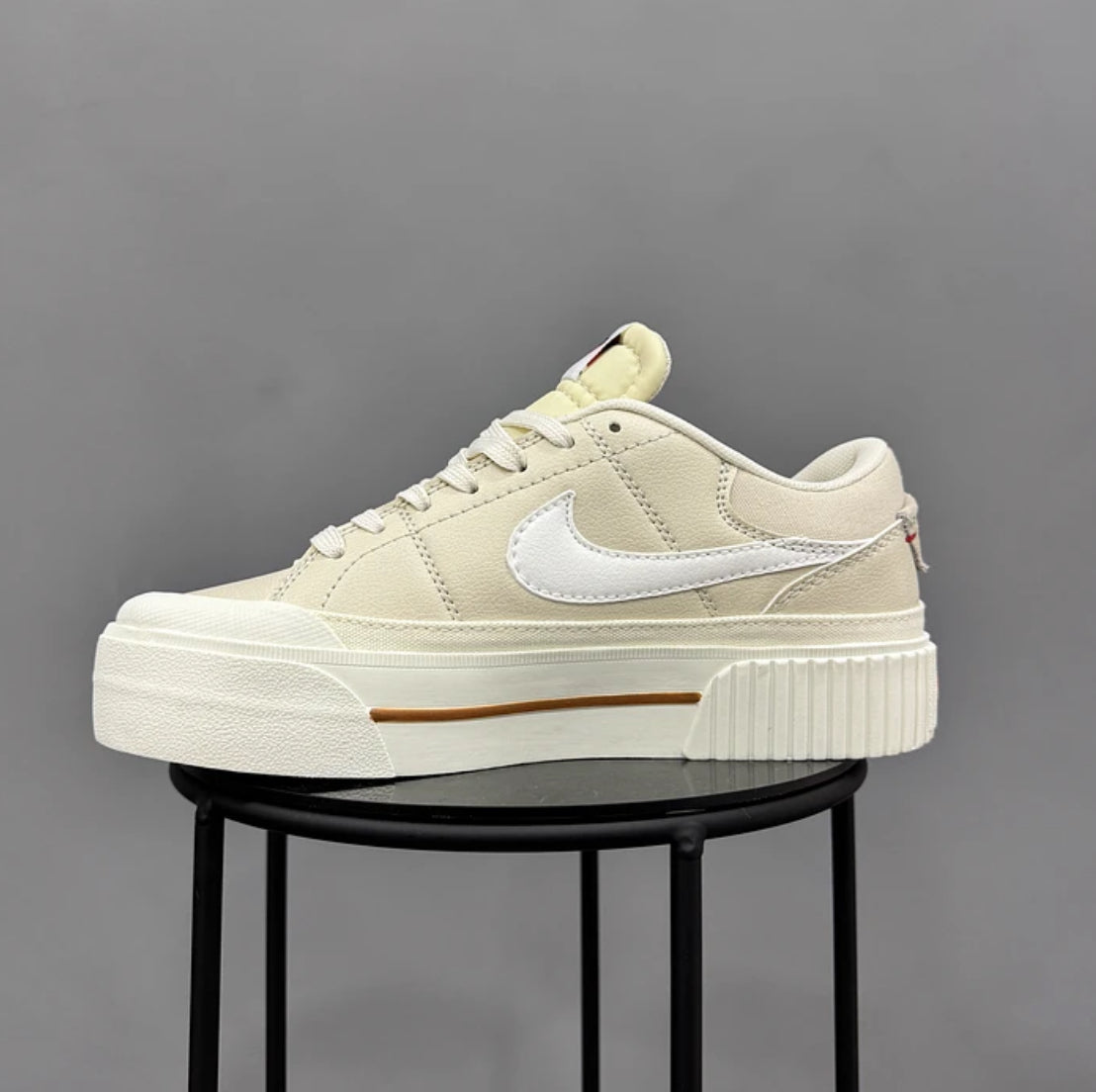 Nike Court Legacy Beige