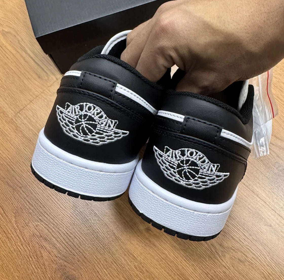 Jordan Retro 1 Low Panda