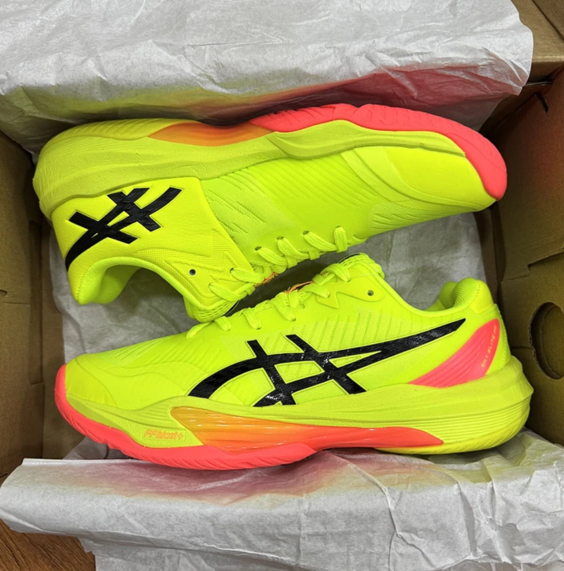 Asics Sky 3 Low Neón