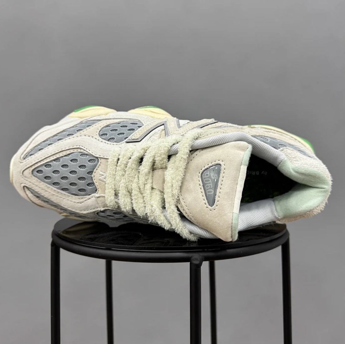 New Balance 9060 Bricks & Wood