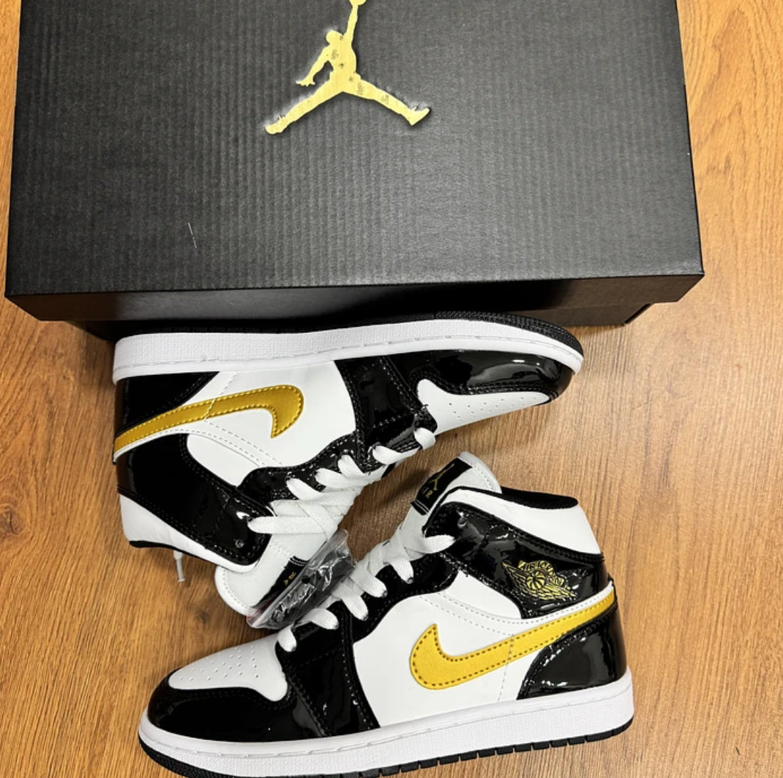 Jordan Retro 1 Mid White Gold