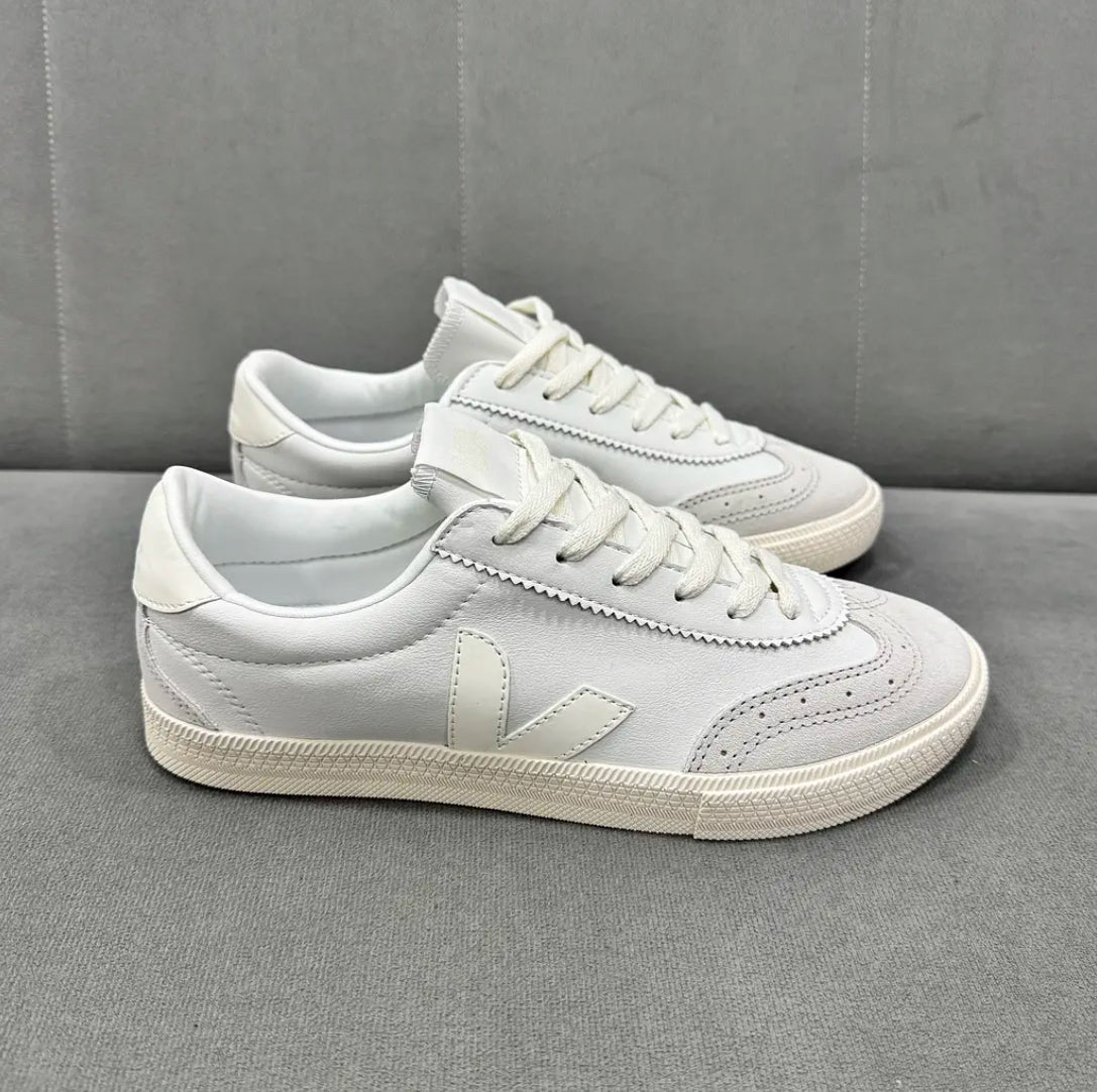 Veja Volley White