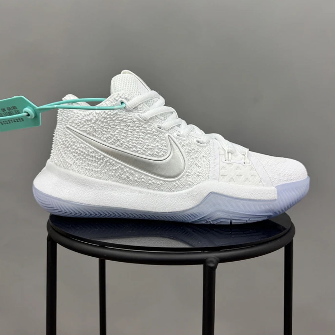 Nike Kyrie 3 Total White