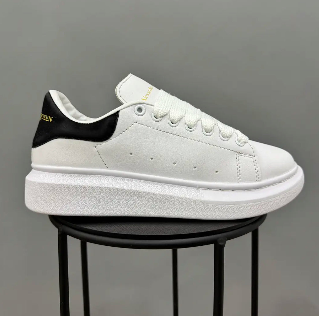 Sneakers Alexander McQueen White Black