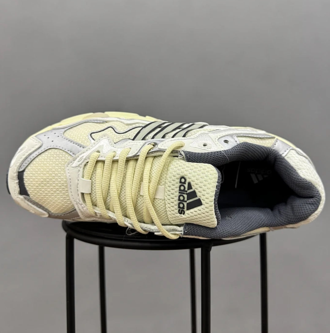 Adidas Response Cl Bad Bunny Beige
