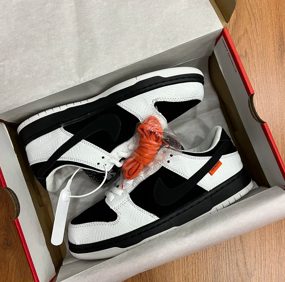 Nike Sb Dunk TightBooth
