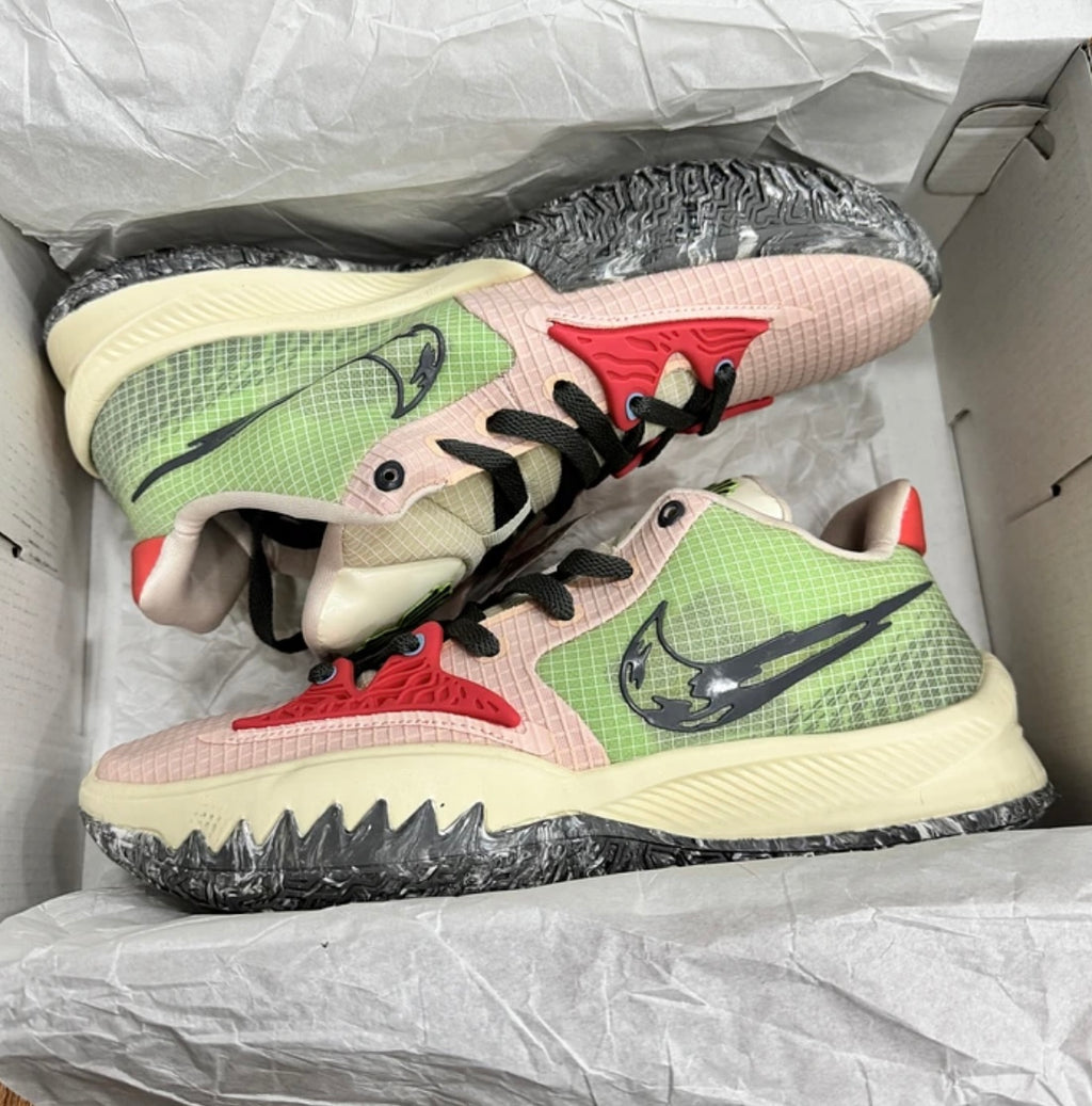 Nike Kyrie 4 Low Coral