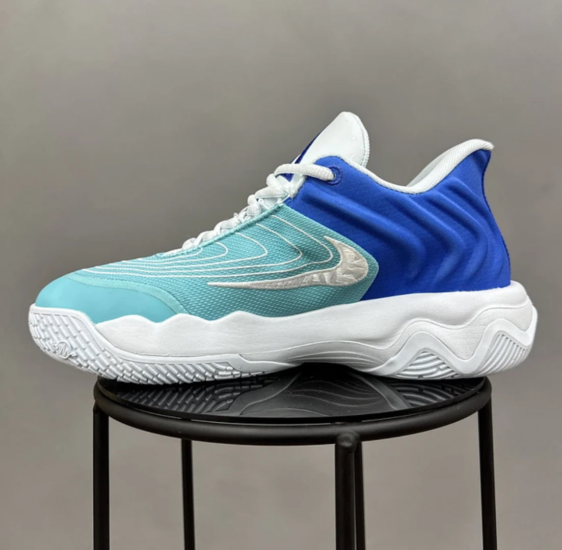 Nike Giannis 4 Christmas