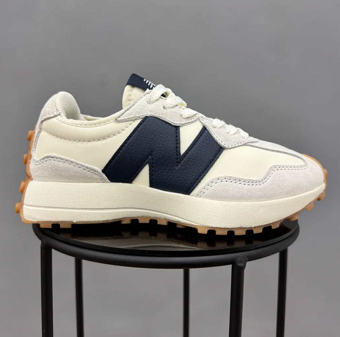 New Balance 327 Beige