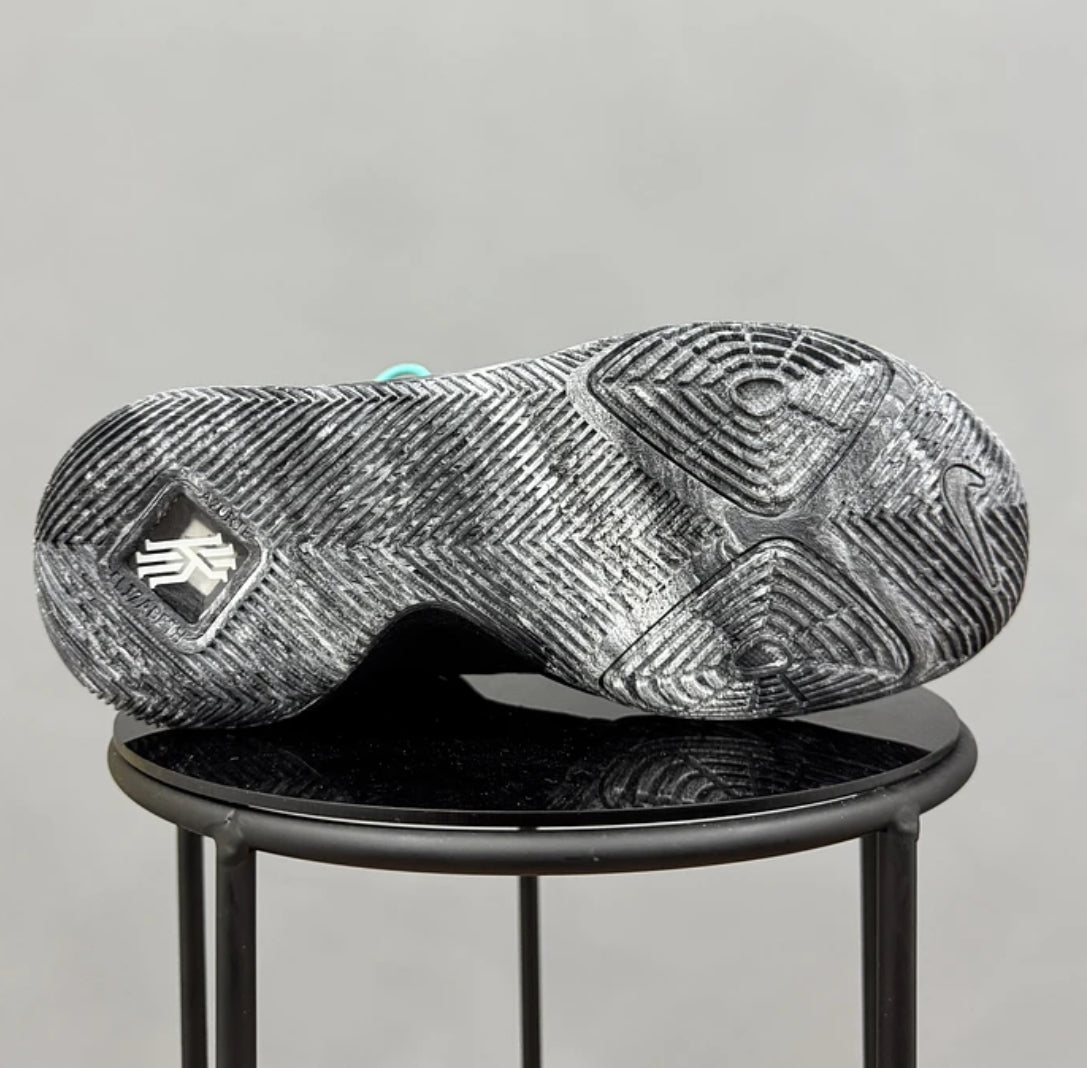 Nike Kyrie 3 Bhm
