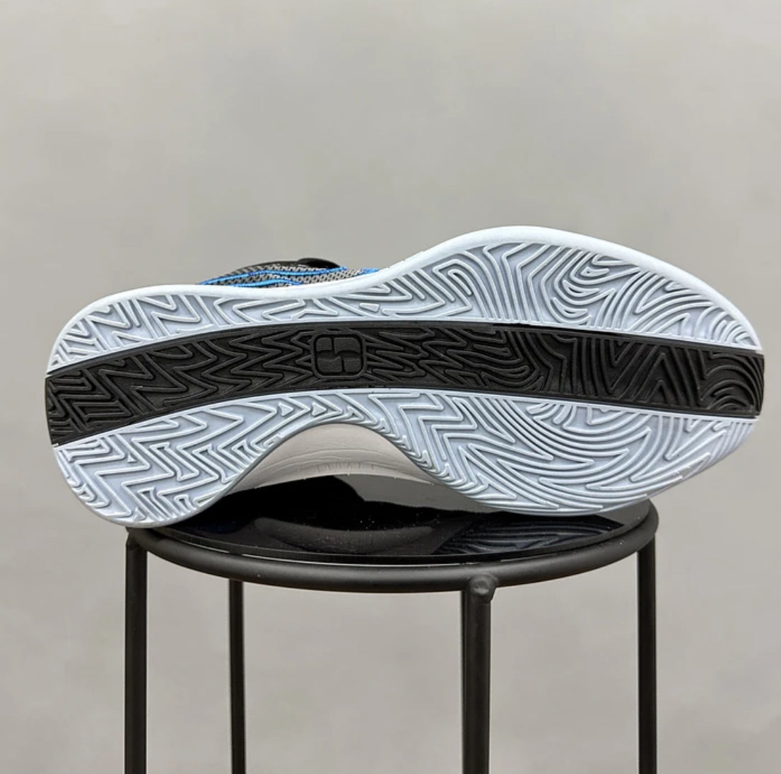 Nike Sabrina Magnetic