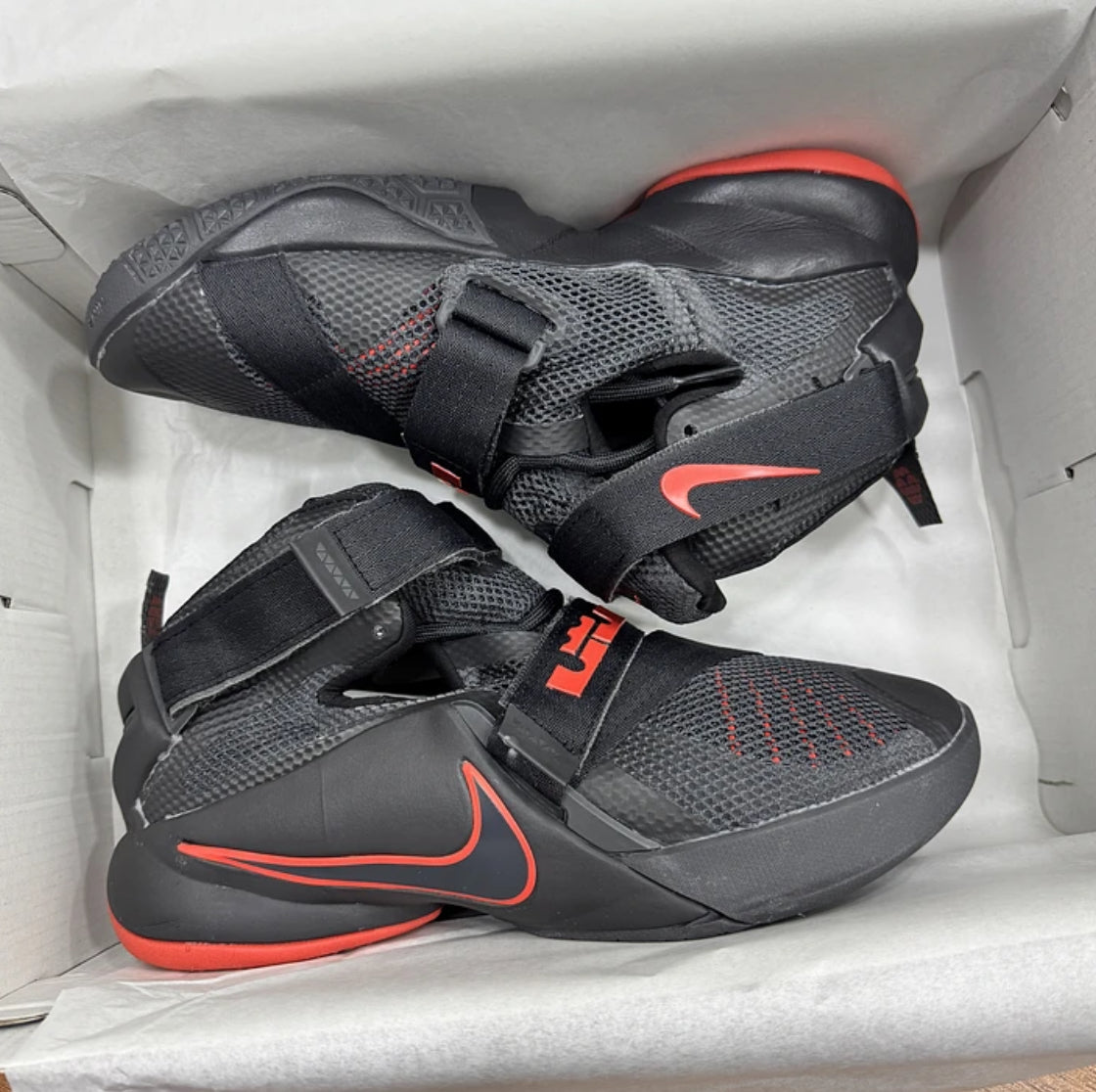 Nike Lebron Soldier 9 Gris