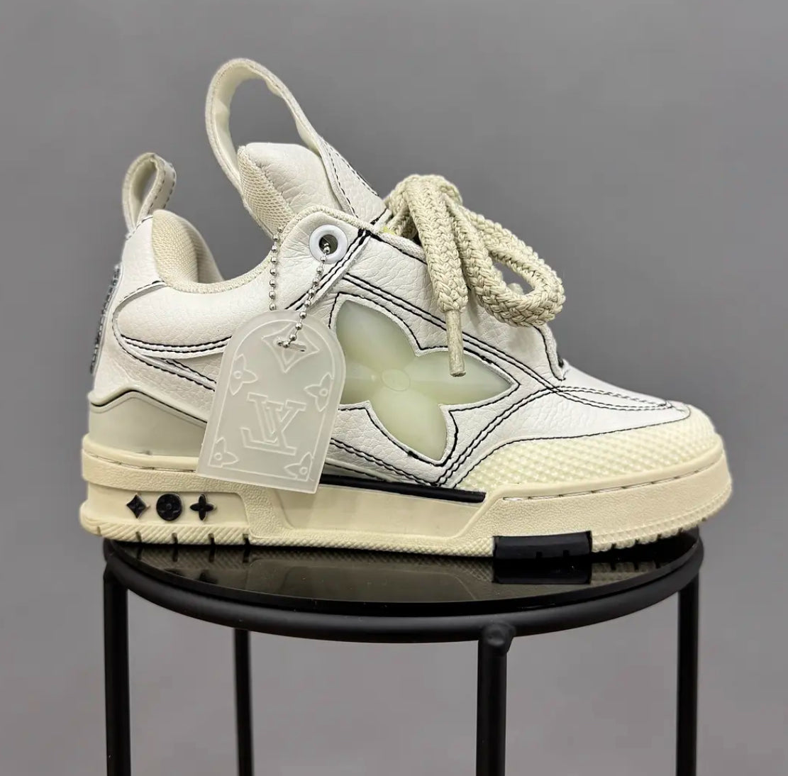 Louis Vuitton Skate Beige