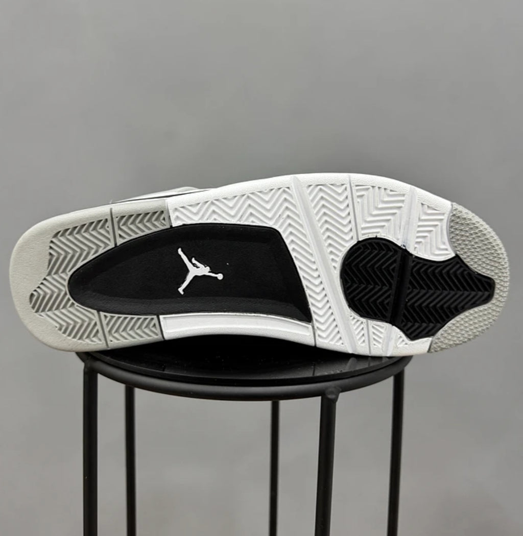 Jordan Retro 4 Military
