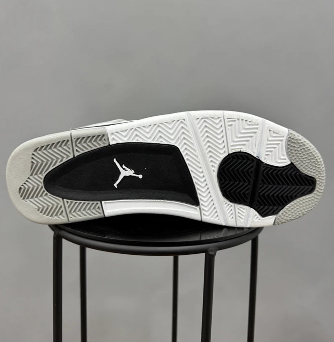 Jordan Retro 4 Military