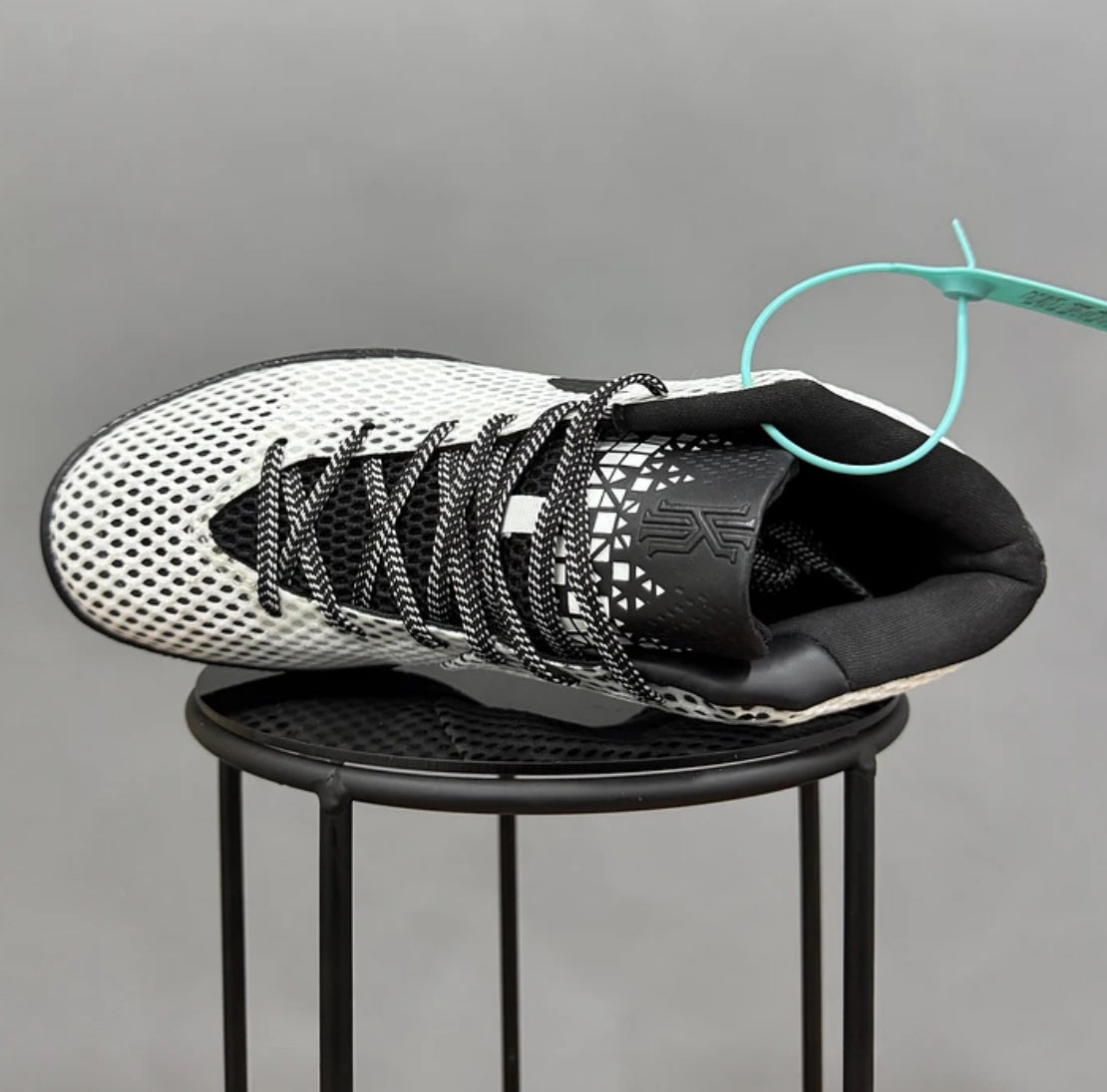 Nike Kyrie 4 Black