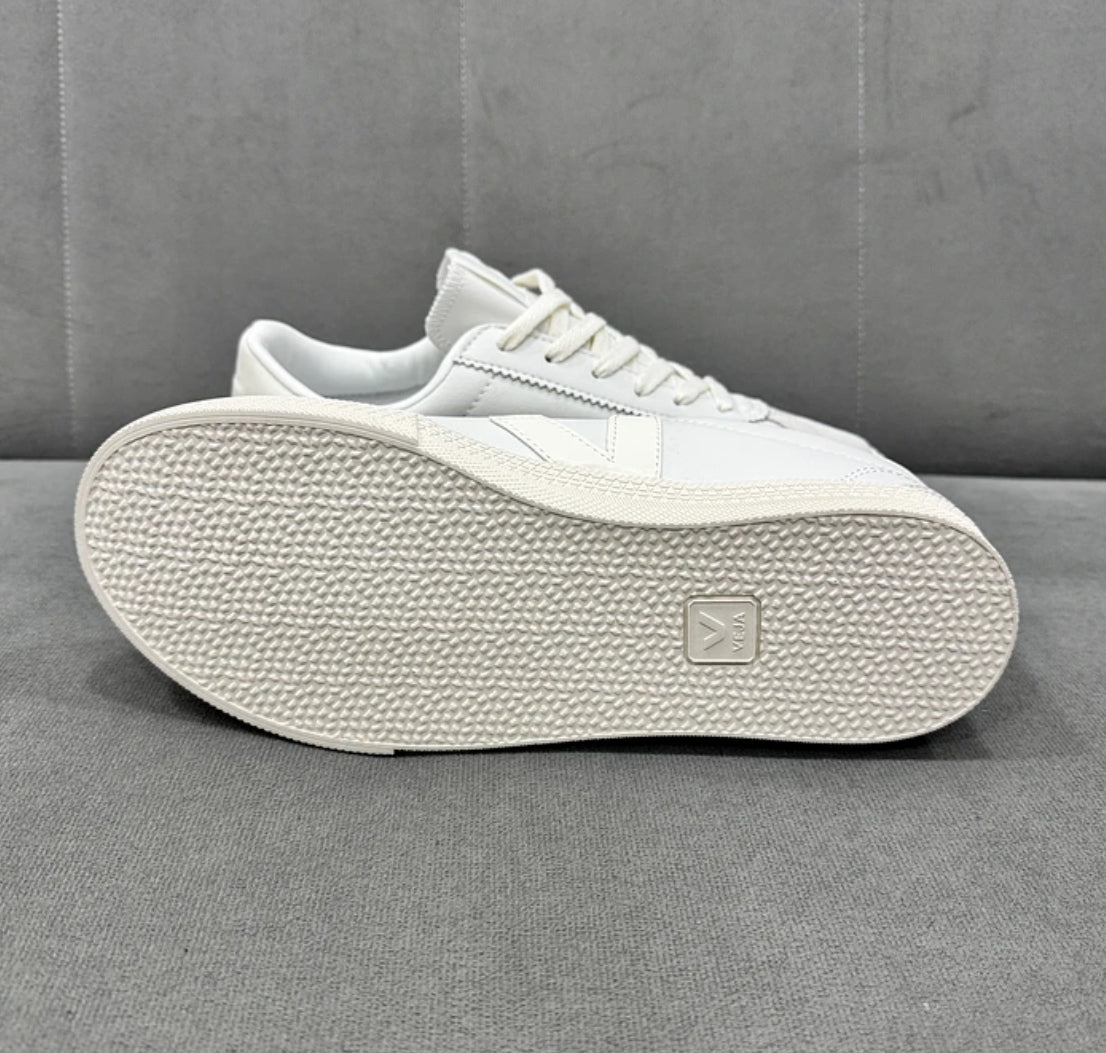 Veja Volley White