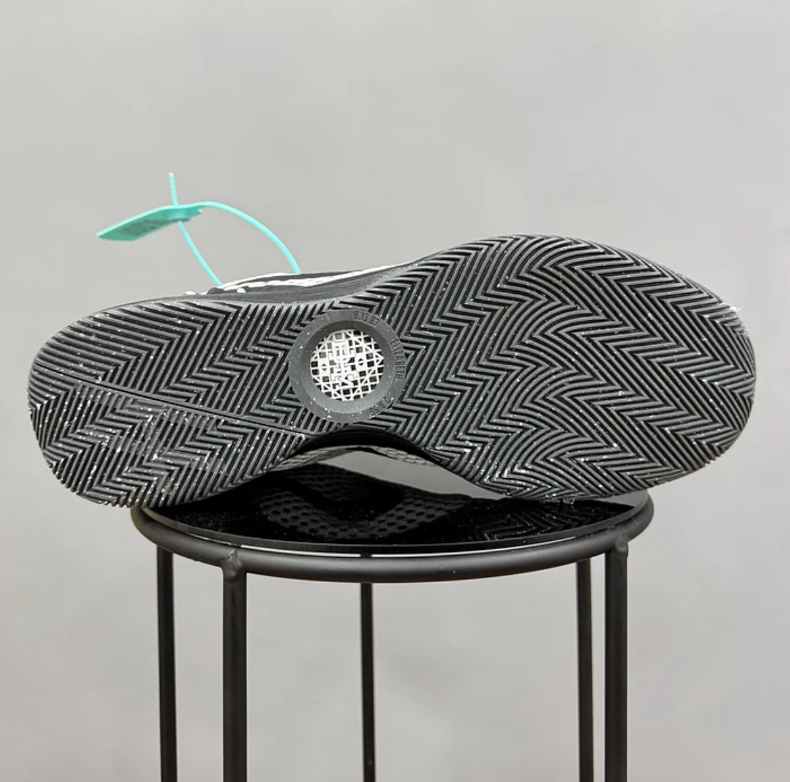 Nike Kyrie 1 Grey Black