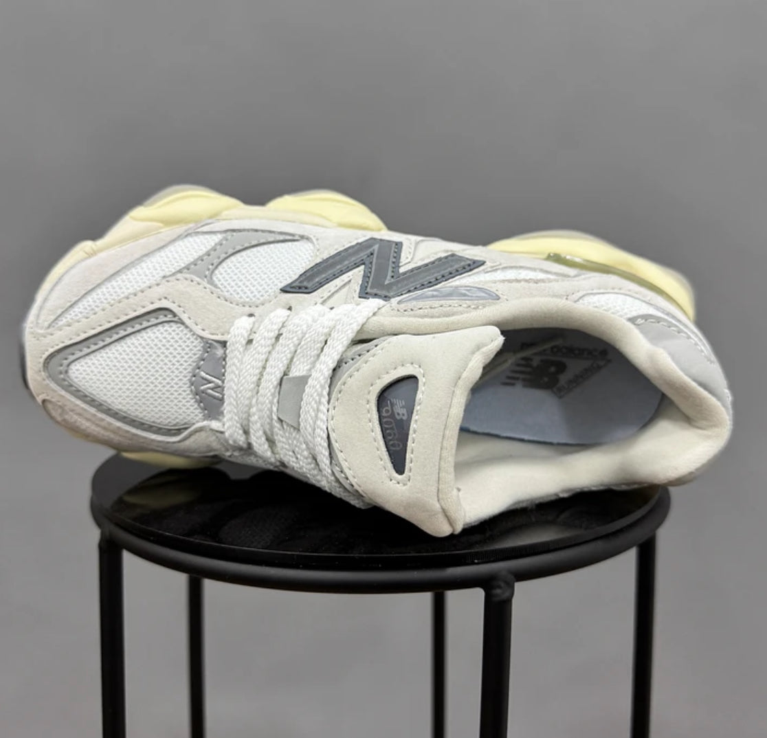 New Balance 9060 Beige Gris