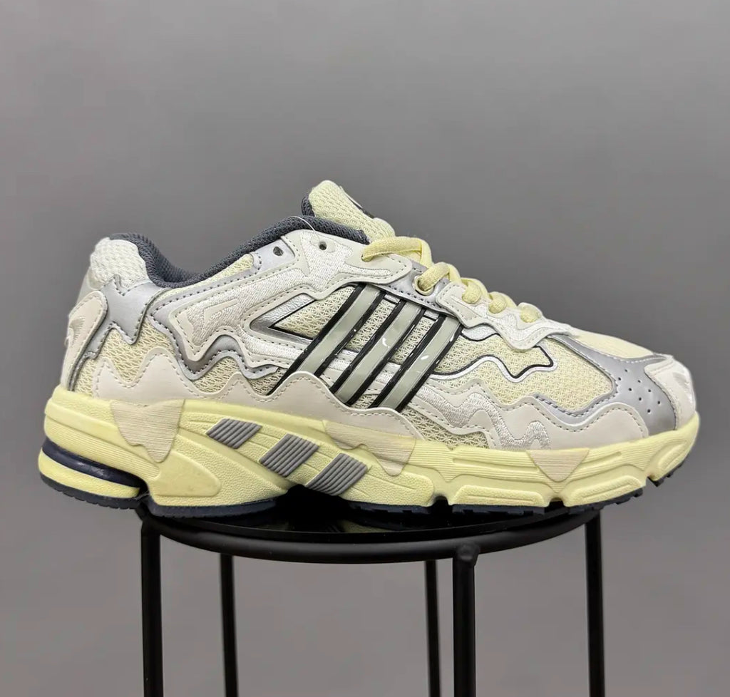 Adidas Response Cl Bad Bunny Beige