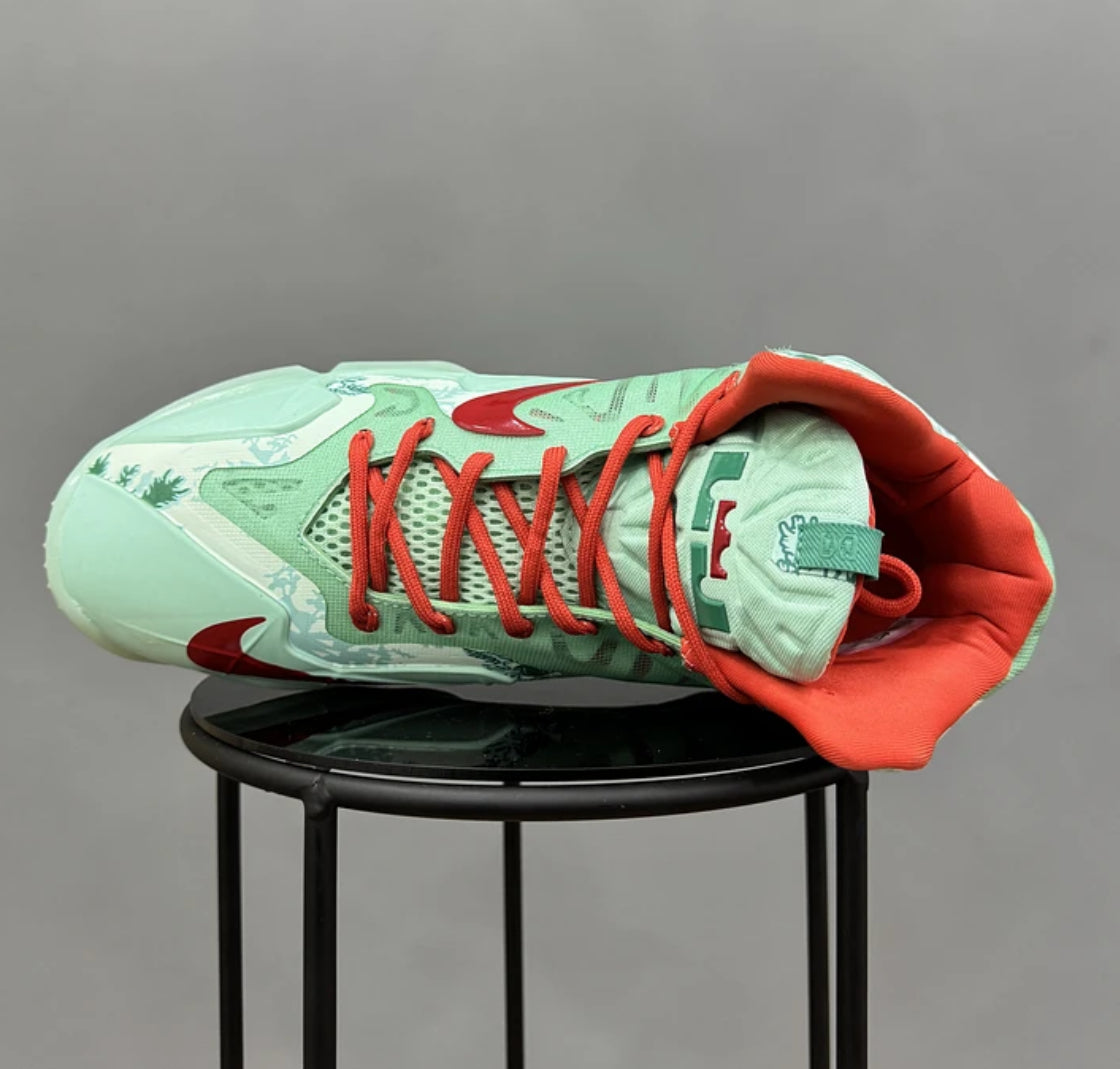 Nike Lebron 11 Christmas