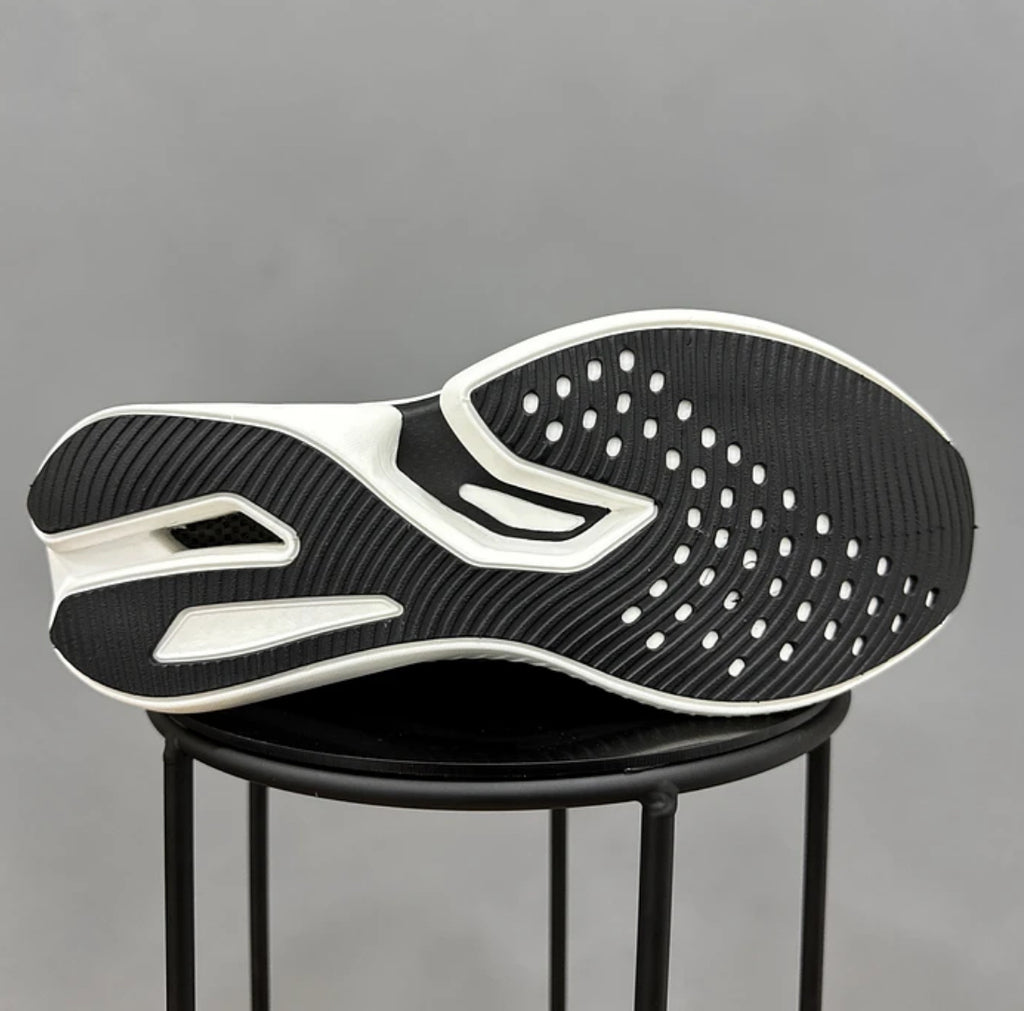 Hoka X1 Cielo Negro