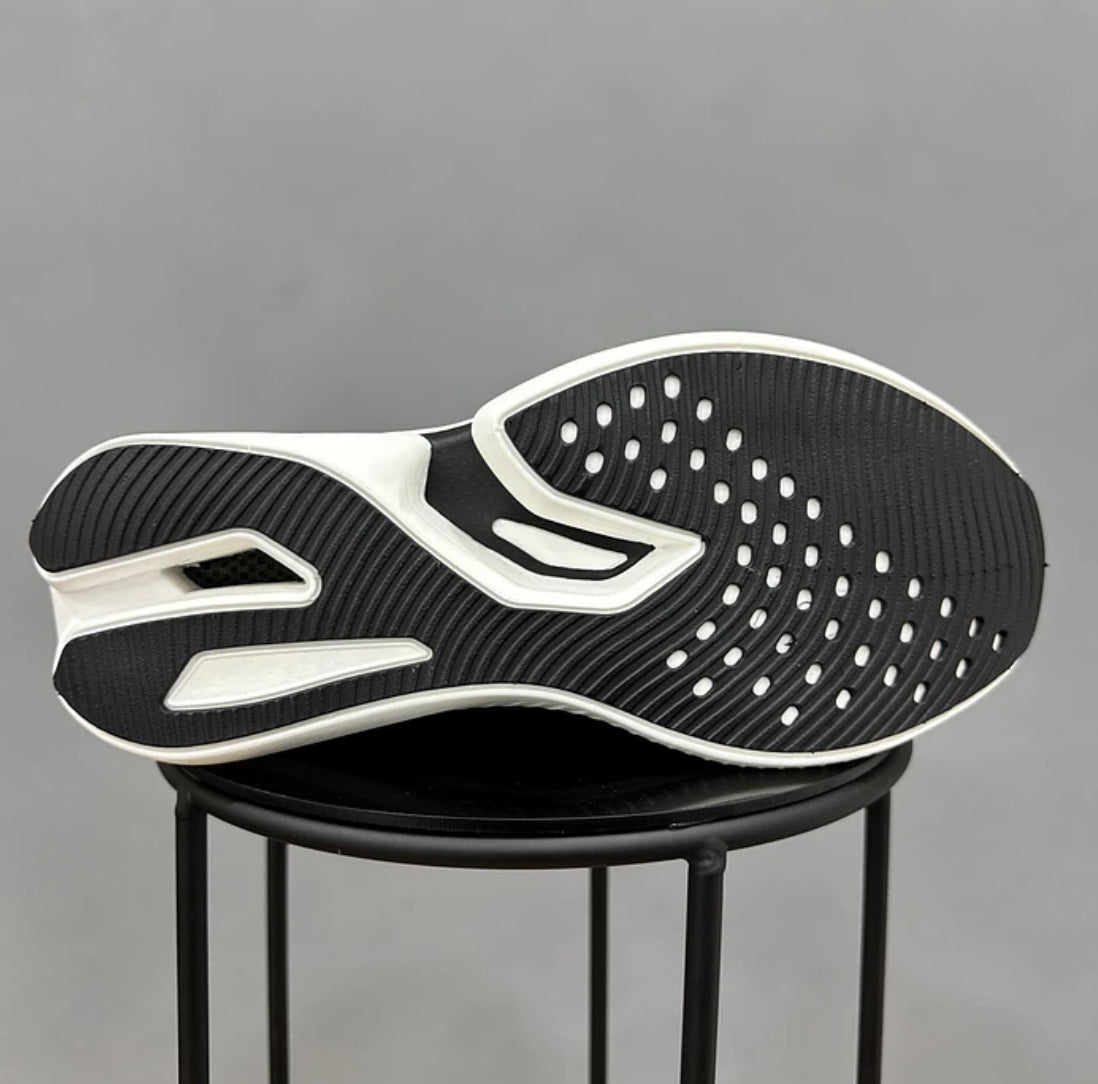 Hoka X1 Cielo Negro