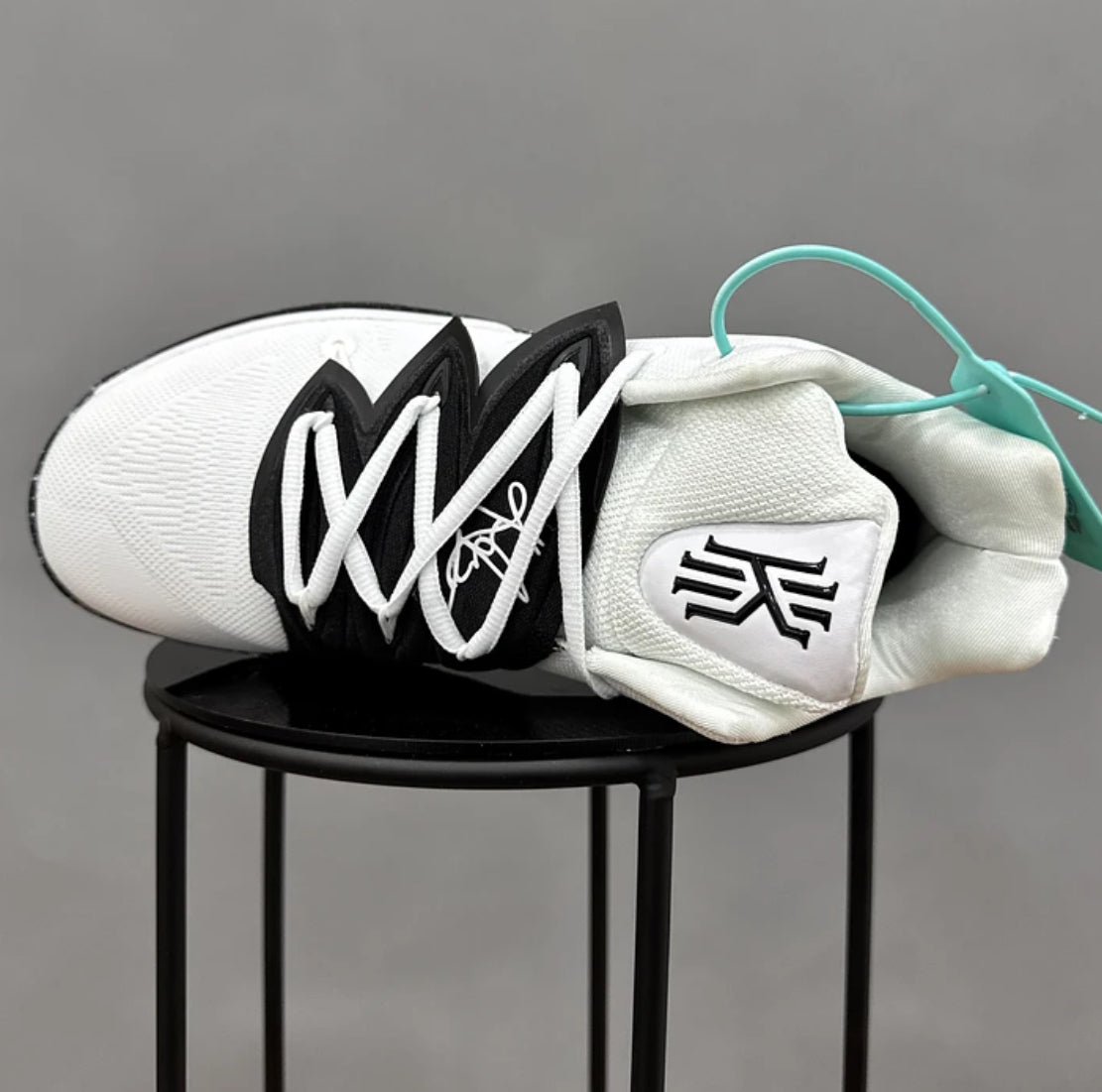 Nike Kyrie 5 White Black